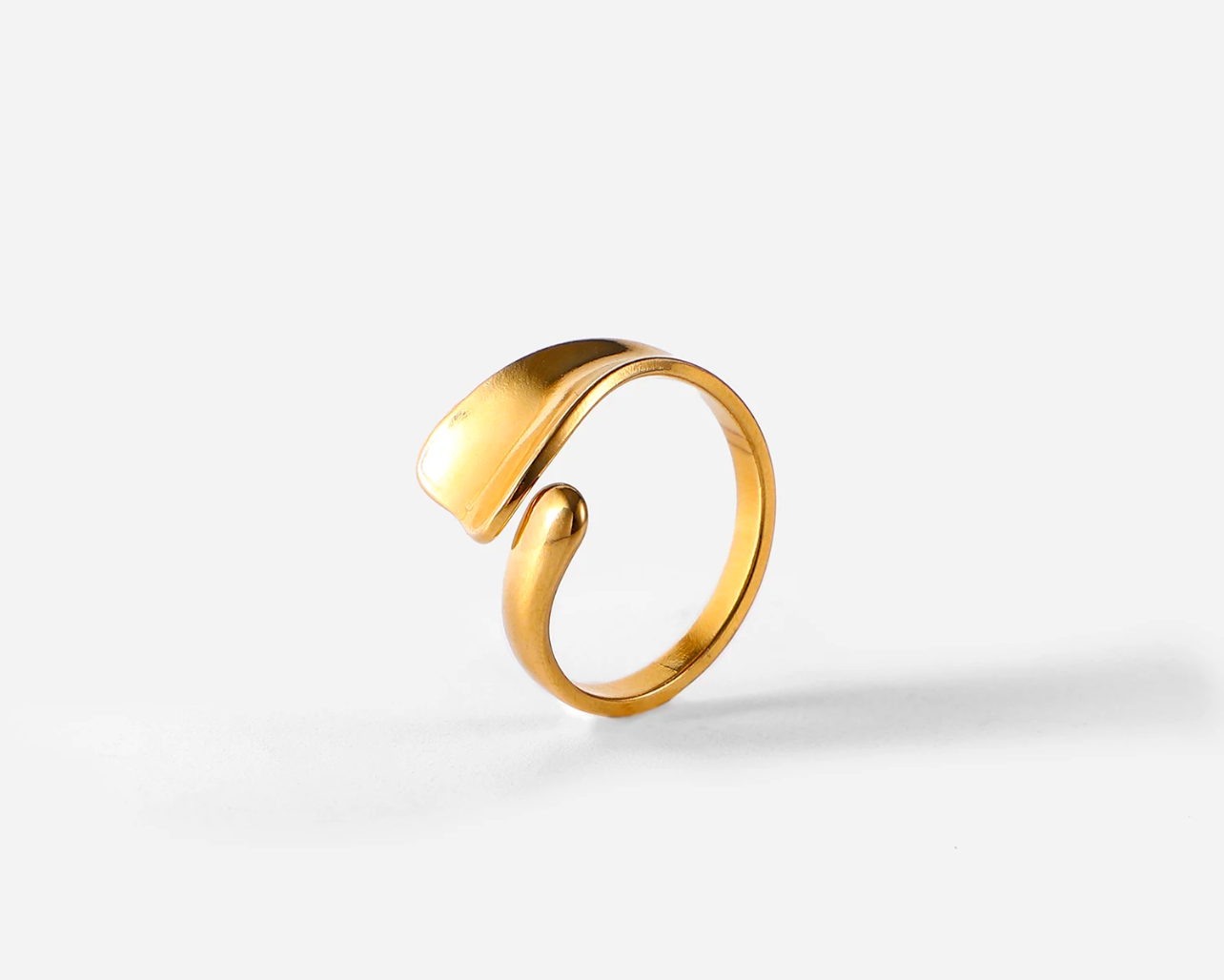 Akra Gold Ring